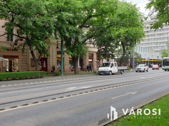 Kiadó belvárosi 80 nm-es üzlethelyiség