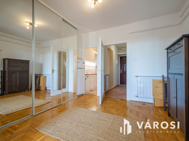 Kiadó nagy erkélyes, panorámás lakás, garázzsal